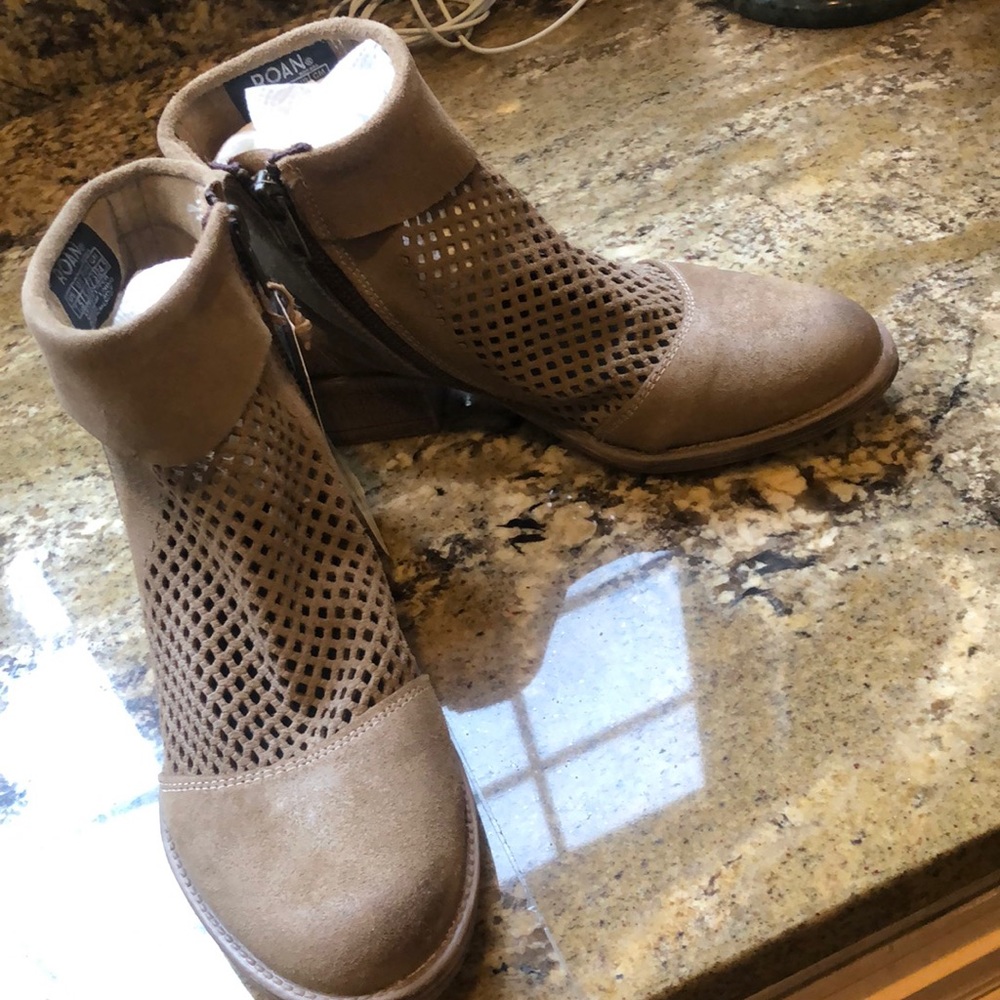 Roan by Bed Stu size 7.5 NWT ankle side zip bootie